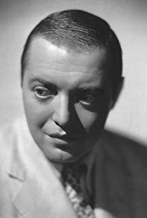 How tall is Peter Lorre?